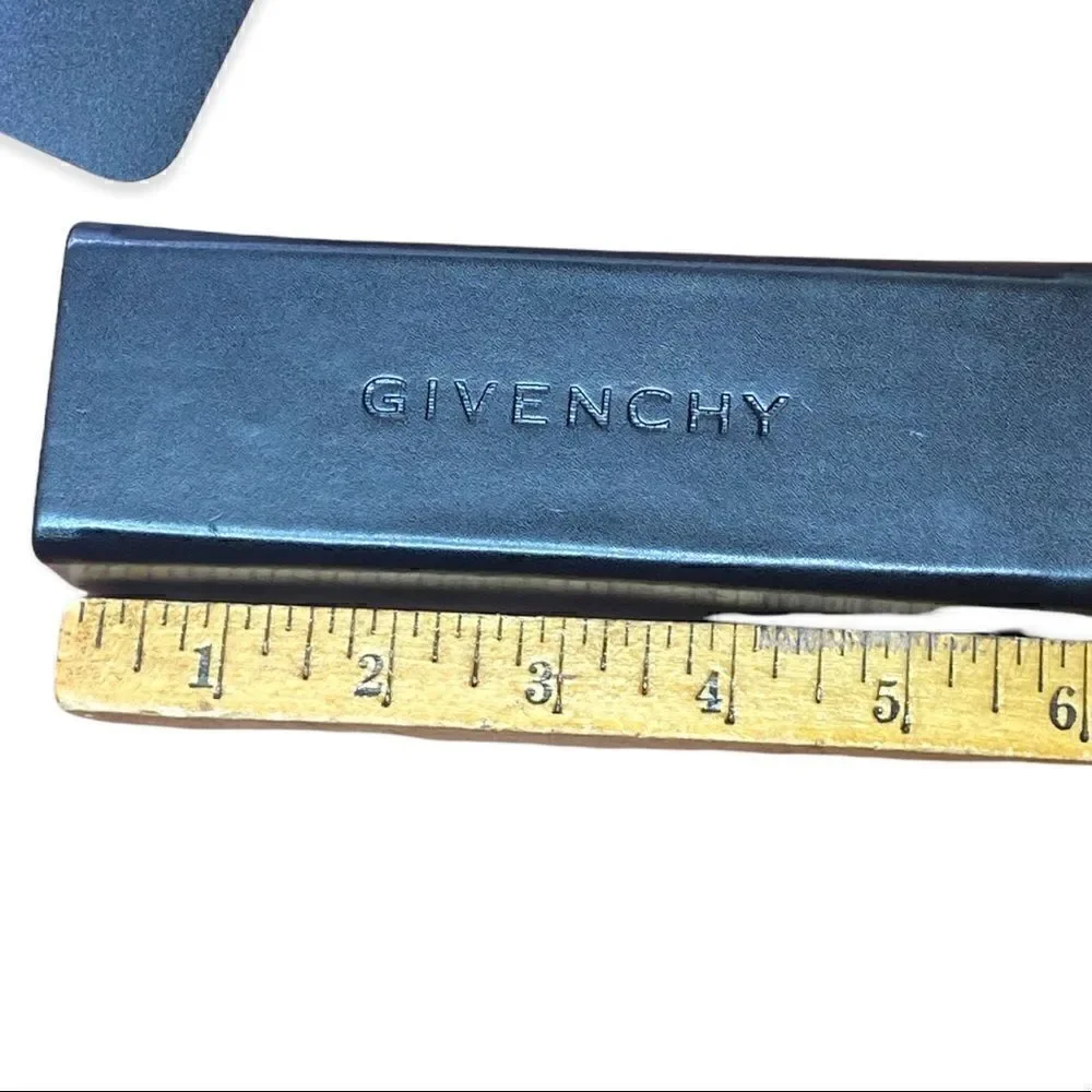 Givenchy fold over close rectangular eyeglass case preowned